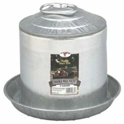 Brand new 🤩 Free Range Double Wall Galvanized Poultry Waterer-2 Gallon 💯